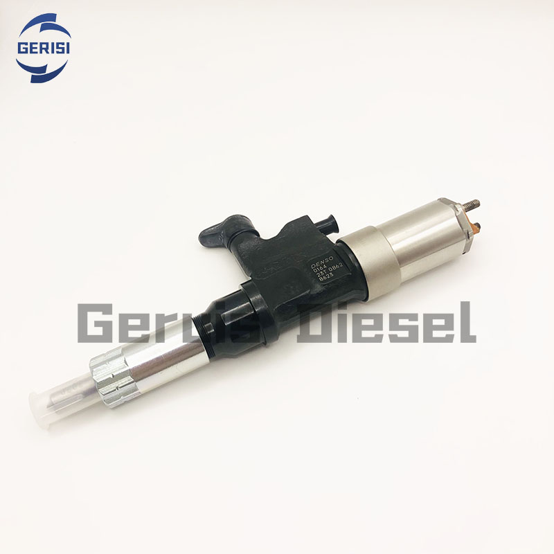 Common rail injector 095000-0164